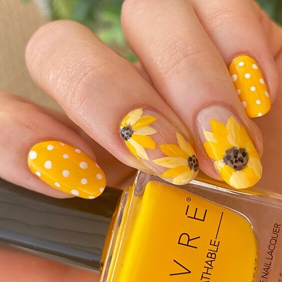 21 Stunning Summer Sunflower Nail Designs to Brighten Your Look