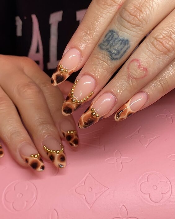 23 Stunning Summer Cheetah Print Nails: Trendy Designs for 2024