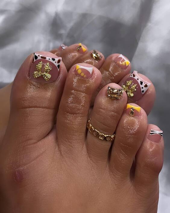 21 Toe Nail Designs: Explore Vibrant & Elegant Styles for Every Occasion