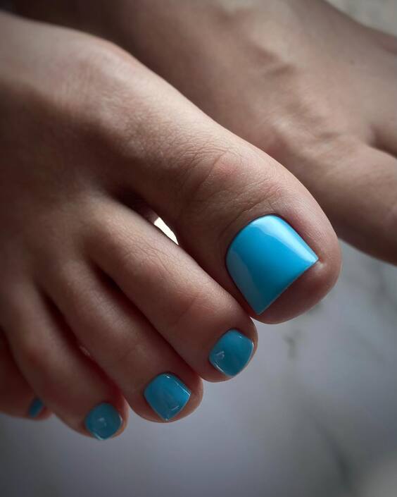 21 Explore Top Augus Toe Nails Designs: Vibrant & Chic Styles!