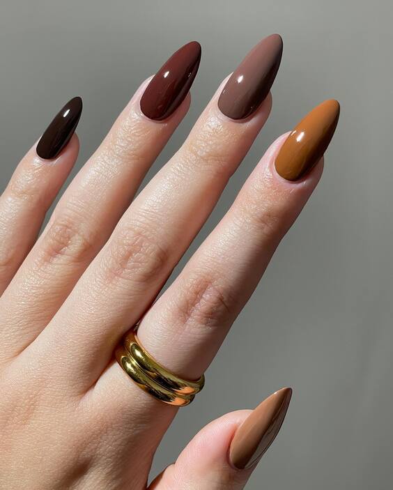 21 Stunning Fall-Themed Nail Designs to Try This Season