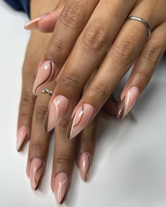 21 Stunning Fall Almond-Shaped Nail Designs to Try This Season