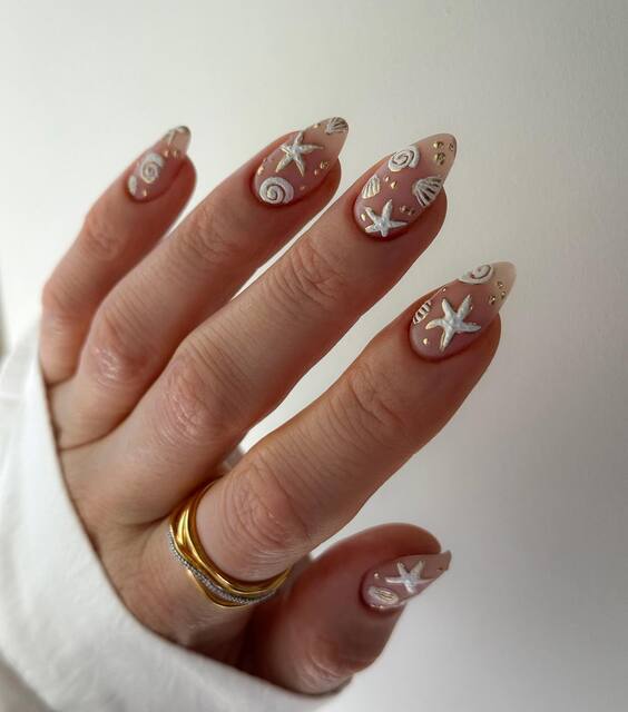 21 Beach Nails Trends: Elegant Designs for Every Seaside Adventure