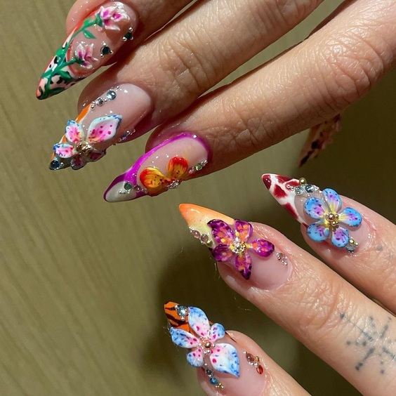 22 Tropical Nail Art Ideas: Vibrant Designs for Beach & Vacation Style