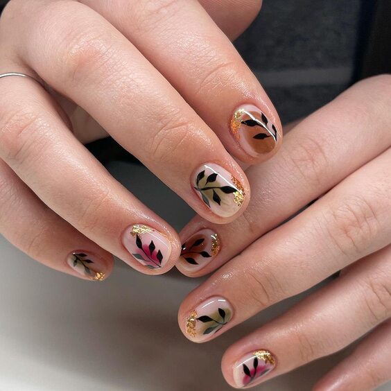 20 Embrace Fall with Stunning Leaves Nail Art Designs