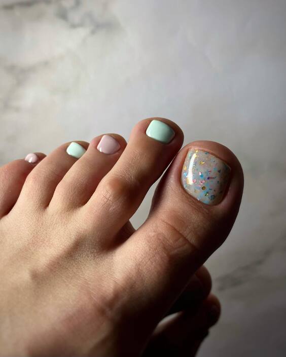 21 Explore Top Augus Toe Nails Designs: Vibrant & Chic Styles!