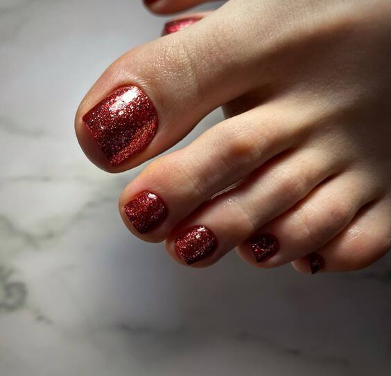 21 Explore Top Augus Toe Nails Designs: Vibrant & Chic Styles!