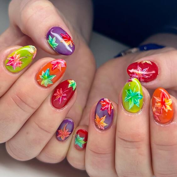 20 Embrace Fall with Stunning Leaves Nail Art Designs