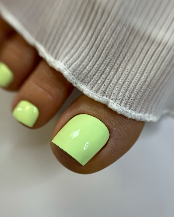 20 July Toe Nail Colors: Vibrant Designs for Summer | Top Picks