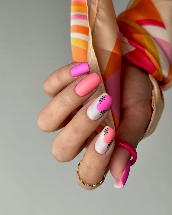 22 Stunning Nail Art Trends for Augus Nails 2024: Vibrant Designs & DIY Tips