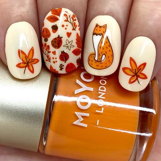 20 Embrace Fall with Stunning Leaves Nail Art Designs