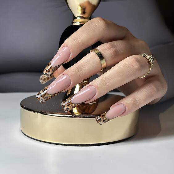 19 Stunning Fall French Tip Nail Designs for 2024