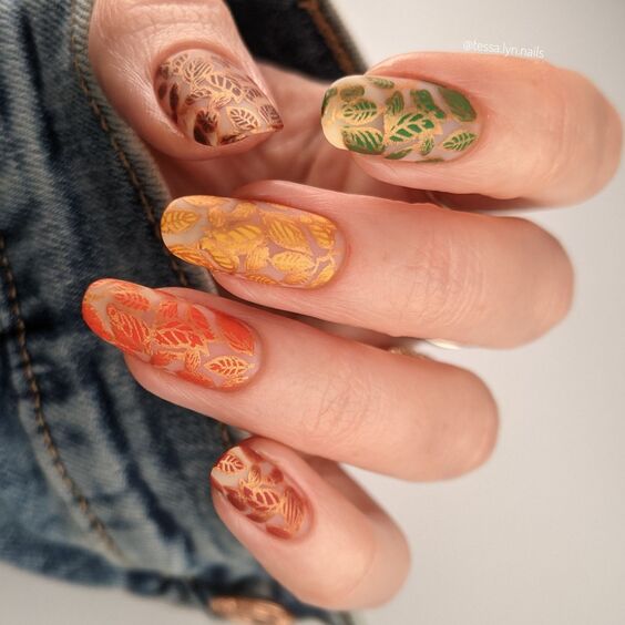 20 Embrace Fall with Stunning Leaves Nail Art Designs