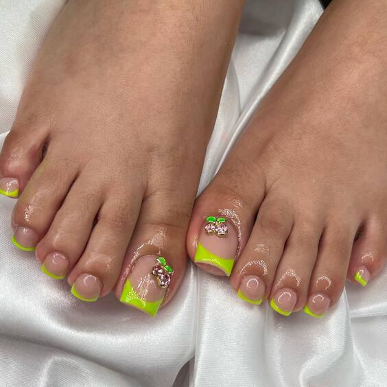 19 Stunning July Toe Nails 2024: Explore Vibrant Summer Designs