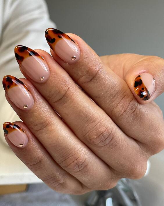 19 Easy Fall Nail Art Designs to Try This Season