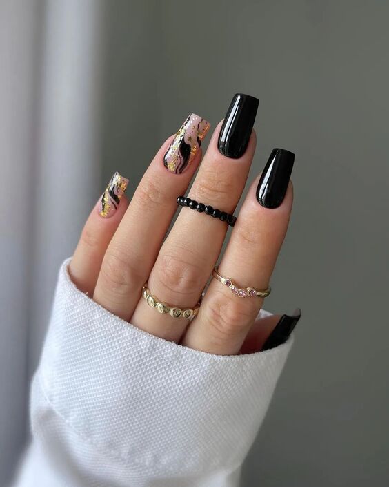 22 Stunning Nail Art Trends for Augus Nails 2024: Vibrant Designs & DIY Tips