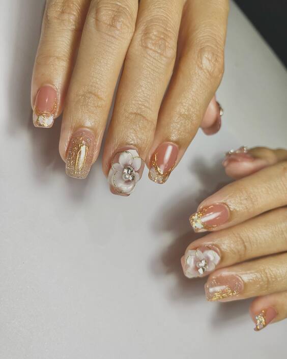 20 Stunning Fall Wedding Nail Designs to Try in 2024