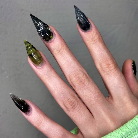 22 Fall Dip Nails 2024: Explore Top Designs & Colors for the Season