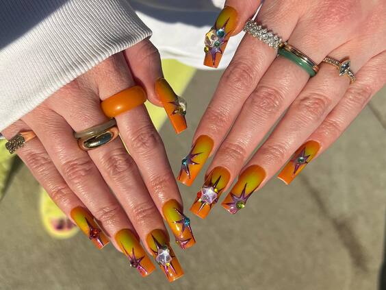 21 Stunning Fall-Themed Nail Designs to Try This Season