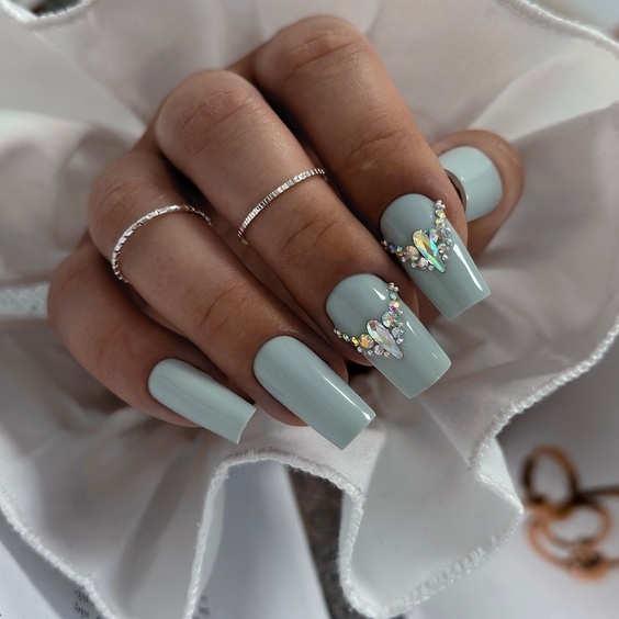 22 Stunning Nail Art Trends for Augus Nails 2024: Vibrant Designs & DIY Tips