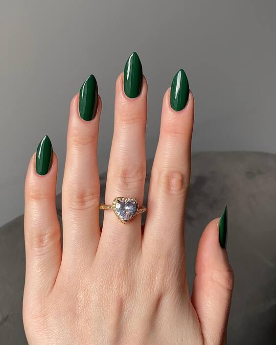 20 Stunning Fall Green Nail Designs for a Trendy Manicure