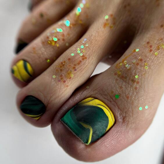 19 Stunning July Toe Nails 2024: Explore Vibrant Summer Designs