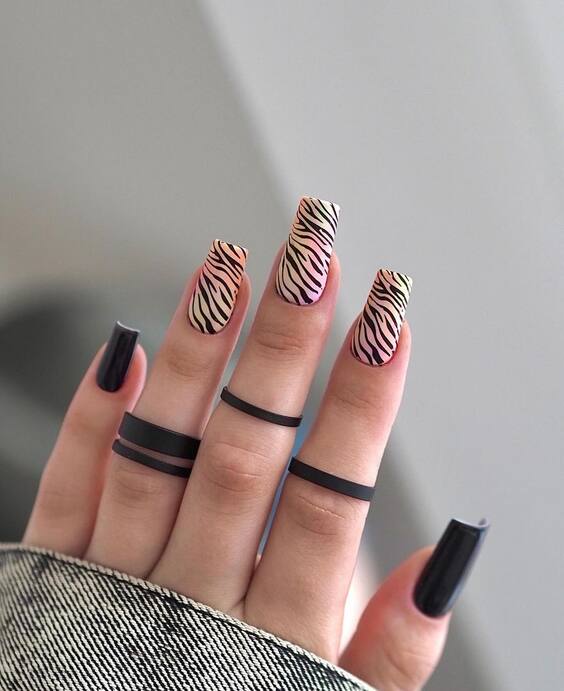 22 Vibrant July 2024 Nail Trends: Bold Colors & Elegant Designs