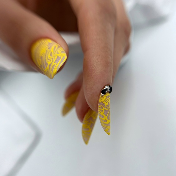 22 Stunning Nail Art Trends for Augus Nails 2024: Vibrant Designs & DIY Tips