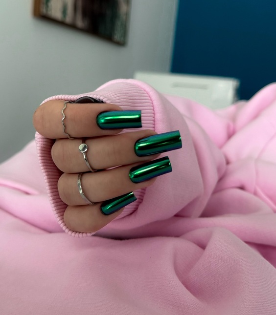 22 Vibrant July 2024 Nail Trends: Bold Colors & Elegant Designs