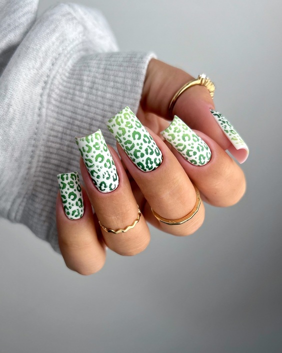 23 Stunning Beach Vacation Nail Designs: Top Trends for Your Next Getaway