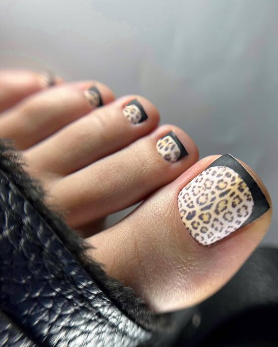 19 Stunning July Toe Nails 2024: Explore Vibrant Summer Designs