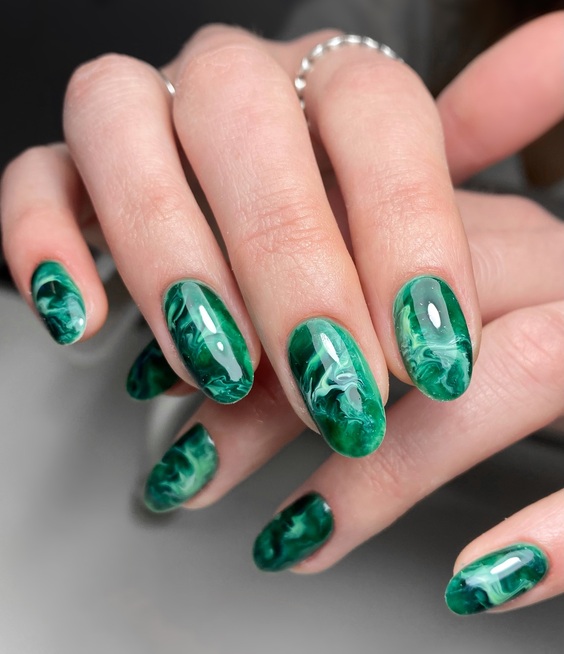 20 Stunning Fall Green Nail Designs for a Trendy Manicure