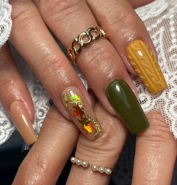 21 Stunning Fall-Themed Nail Designs to Try This Season