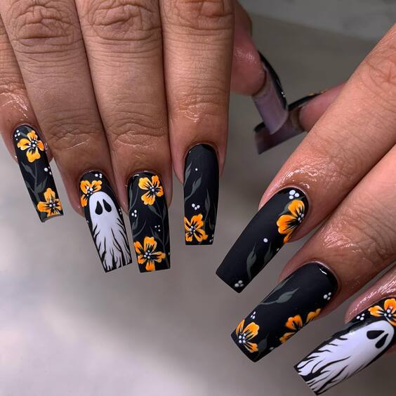 20 Stunning Fall Halloween Nails 2024: Trendy Designs for a Spooky Season