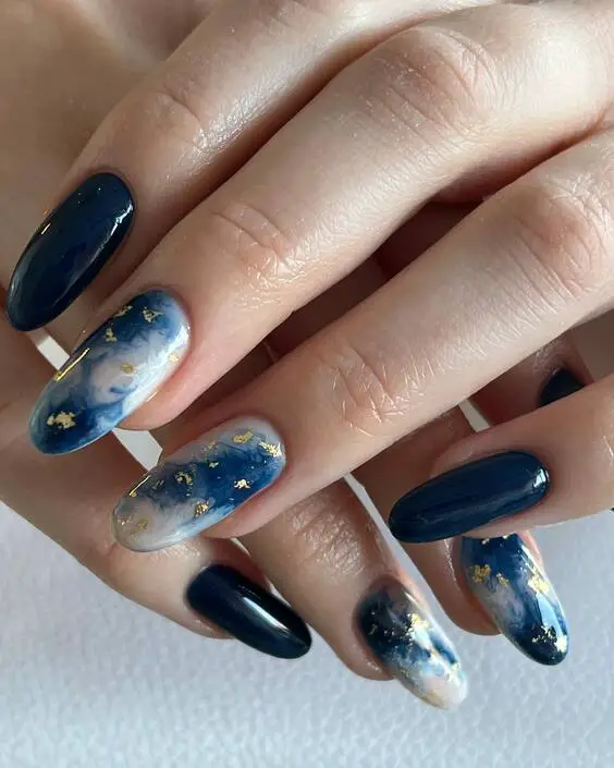 21 Stunning Navy Blue Nail Designs for a Chic Fall Look