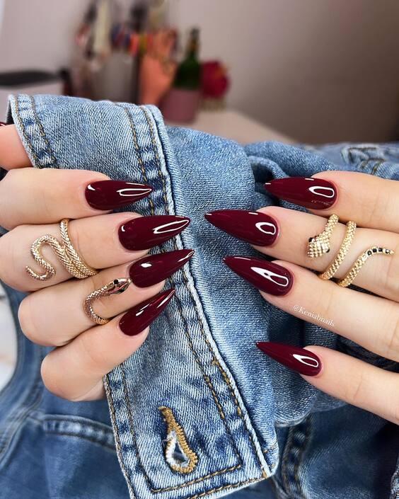 23 Stunning Burgundy Fall Nails: Elegant Designs for Autumn