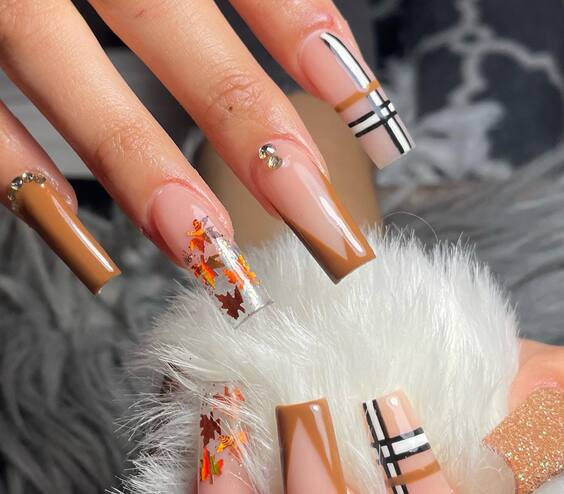 22 Fall Plaid Nails: Trendy Designs for a Stylish Autumn Look