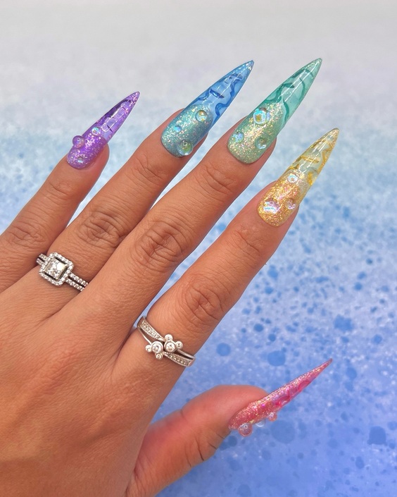 19 Top Fall Nails Glitter Designs: From Subtle to Bold Styles