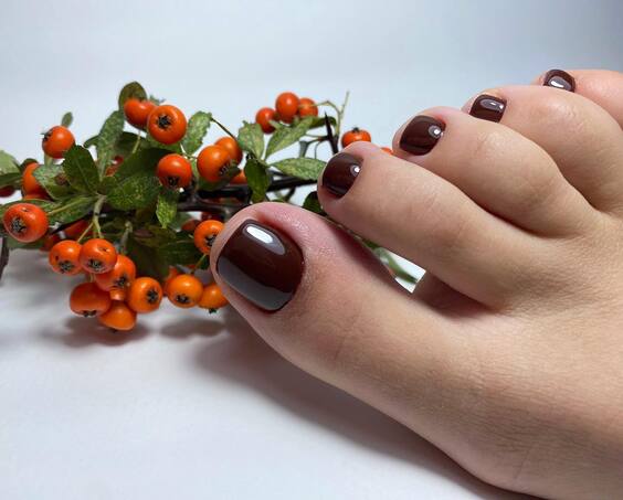 20 Fall Toe Nail Art Designs: Explore Seasonal Style & Color Trends