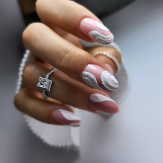 22 Elegant White Fall Nail Designs for a Chic Autumn Look