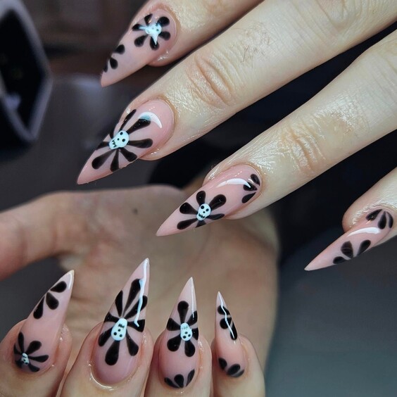 21 Autumn 2024 Acrylic Nails: Explore Top Trends in Nail Art Design