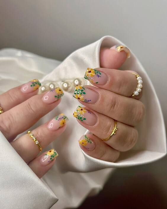 21 Stunning Fall Sunflower Nail Designs for a Seasonal Refresh