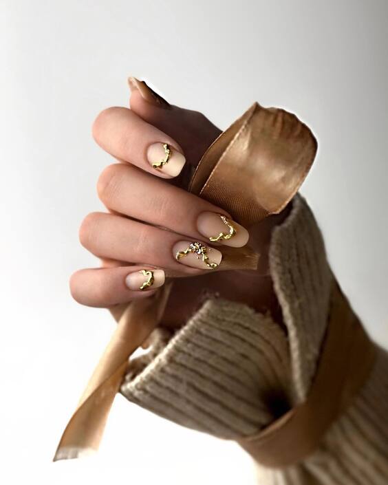 23 Trendy Short Fall Acrylic Nails: Explore Top Designs!