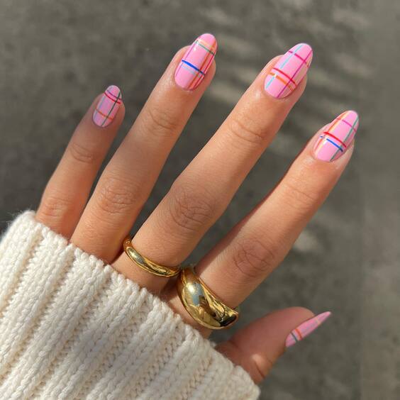 22 Fall Plaid Nails: Trendy Designs for a Stylish Autumn Look