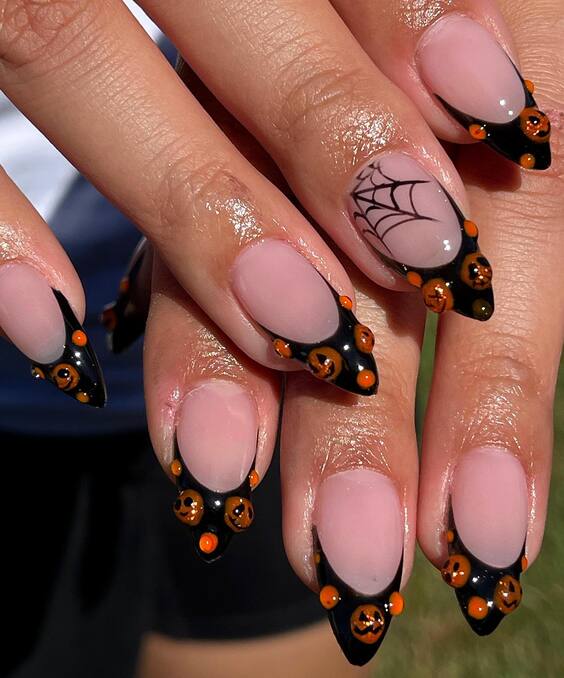 20 Stunning Fall Halloween Nails 2024: Trendy Designs for a Spooky Season