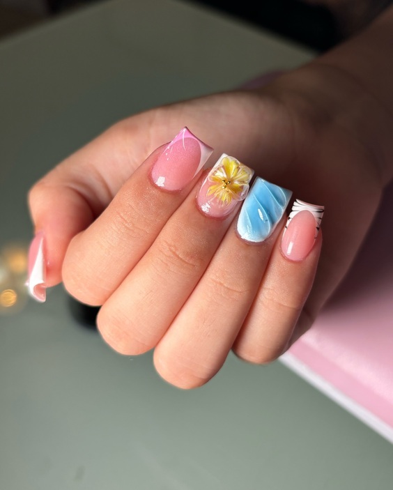 21 Short Round Acrylic Nails: Explore Creative & Elegant Designs!