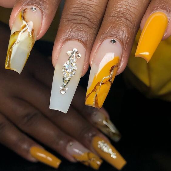 20 Stunning Yellow Fall Nail Designs for a Vibrant Autumn Look