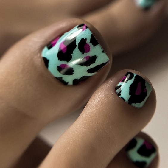 20 Fall Toe Nail Art Designs: Explore Seasonal Style & Color Trends