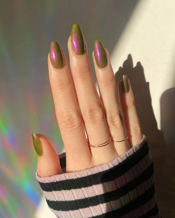 20 Elegant Olive Green Fall Nail Designs for Autumn