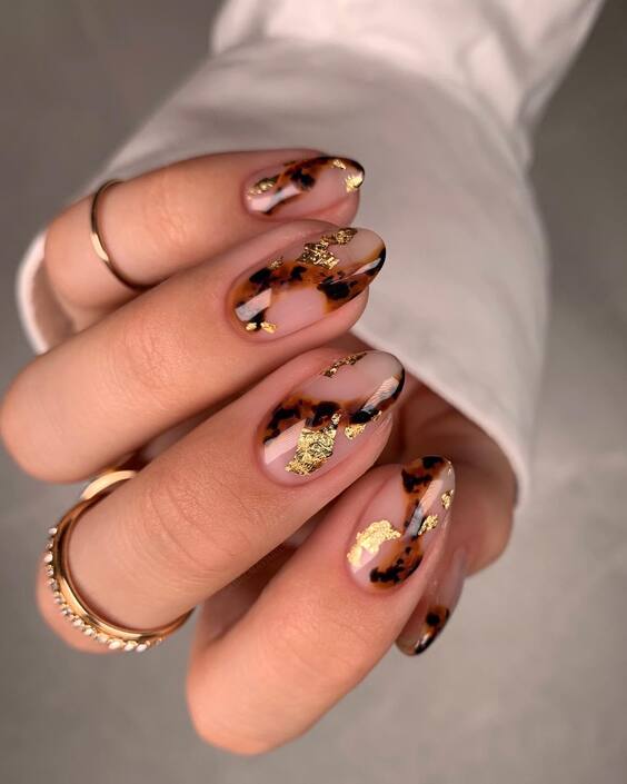 21 Explore Top Winter Nail Designs: From Gothic Stilettos to Elegant Pastels